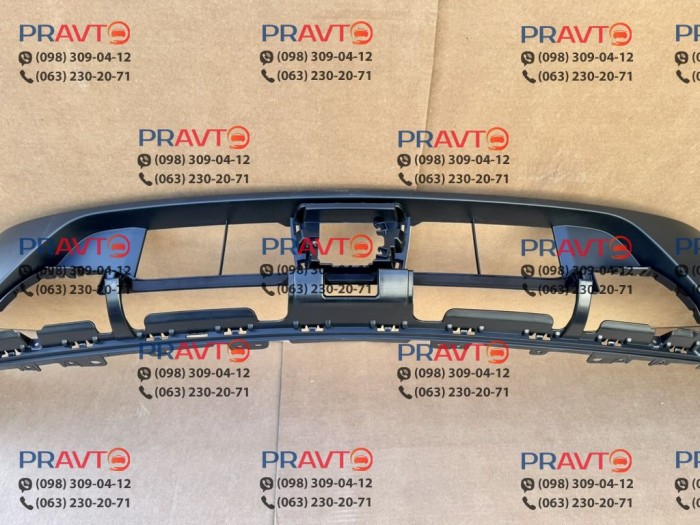 Губа (накладка) переднього бампера Mazda VA4050032, VA40-50-032