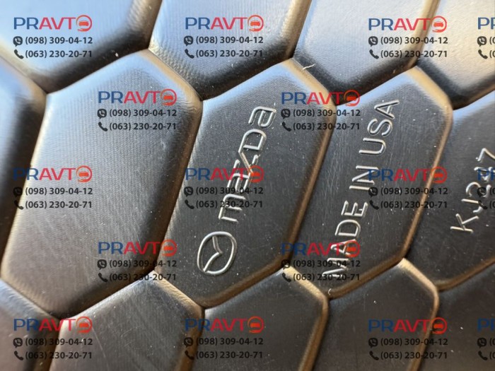 Заглушка воздуховода правая в передний бампер Mazda VA40-50-C11, VC8550C11